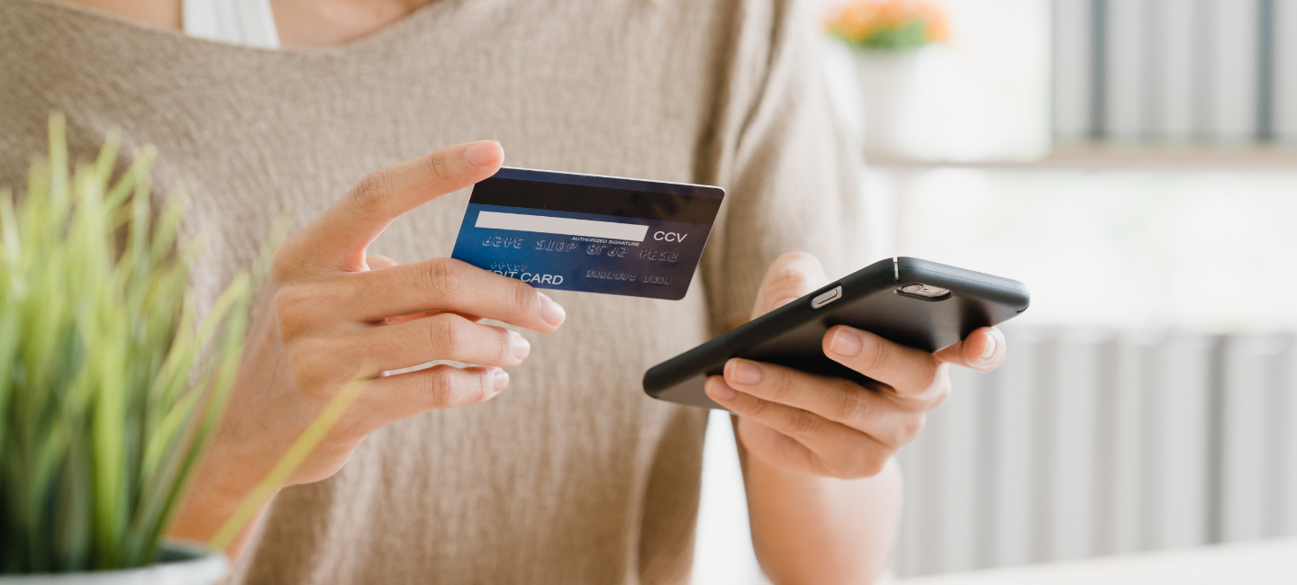 Está a realizar um pagamento online, através do seu cartão multibanco.