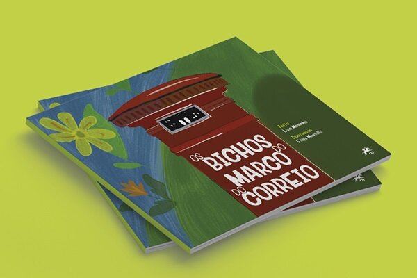Livro Os Bichos do Marco do Correio, a capa do livro é verde e tem um marco do correio vermelho.